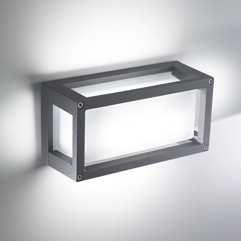 σκούρο γκρι