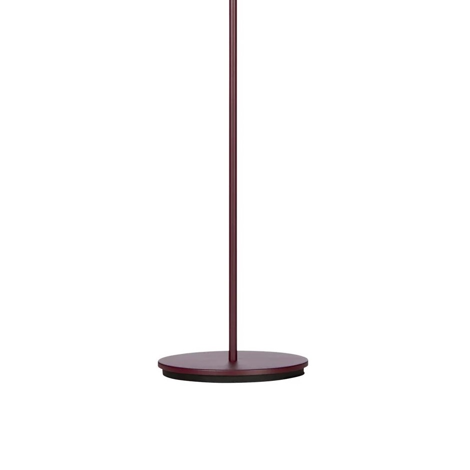 μεταλλική δομή σε σκούρο κόκκινο χρώμα