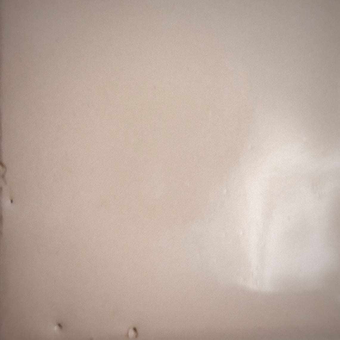 51 γκρι-μπεζ γυαλιστερό